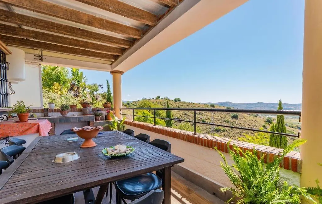 Preciosa casa rural a un paso del centro Villa Málaga